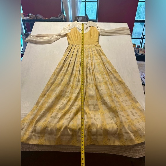 Vintage Jerry Marsch for Mardi Gras Yellow Maxi Dress 1970s Snowflake Print Gown - Picture 11 of 14